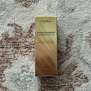 NWT Natural Enchanted Shimmer Dry Oil - Amber